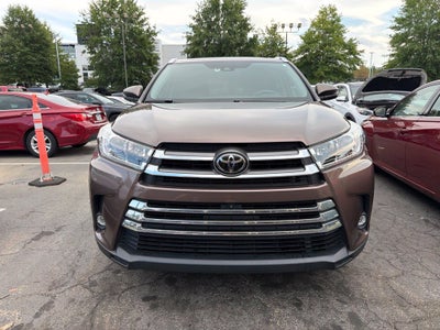 2019 Toyota Highlander Limited Platinum Third Row, Leather, Clean CarFax, One Owner, Low M