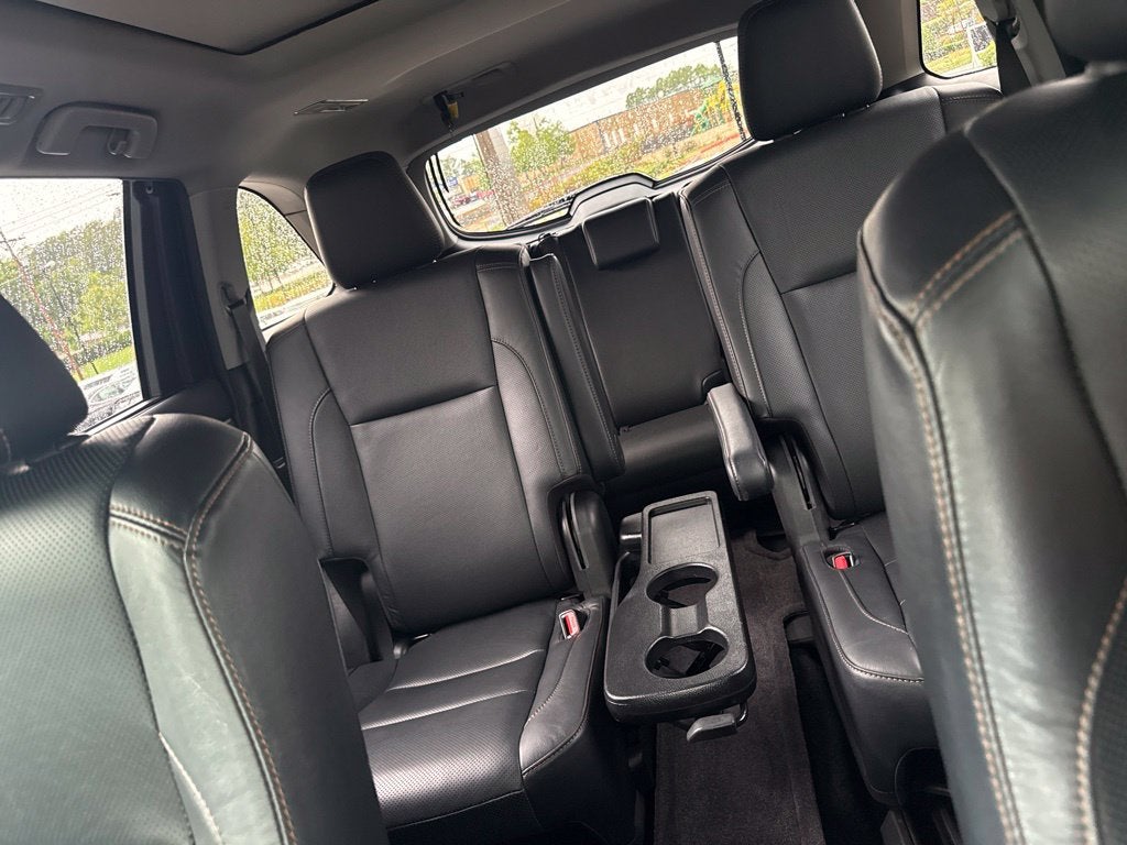 2019 Toyota Highlander Limited Platinum Third Row, Leather, Clean CarFax, One Owner, Low M