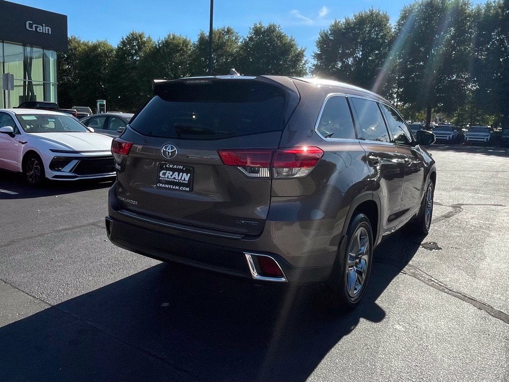 2019 Toyota Highlander Limited Platinum Third Row, Leather, Clean CarFax, One Owner, Low M