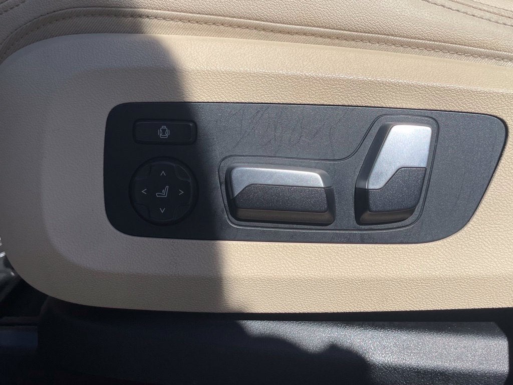 2020 BMW X5 sDrive40i Pano Roof, Leather