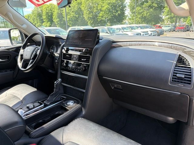 2024 INFINITI QX80 LUXE
