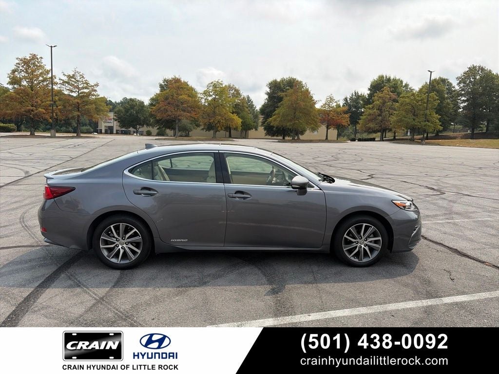 2016 Lexus ES 300h