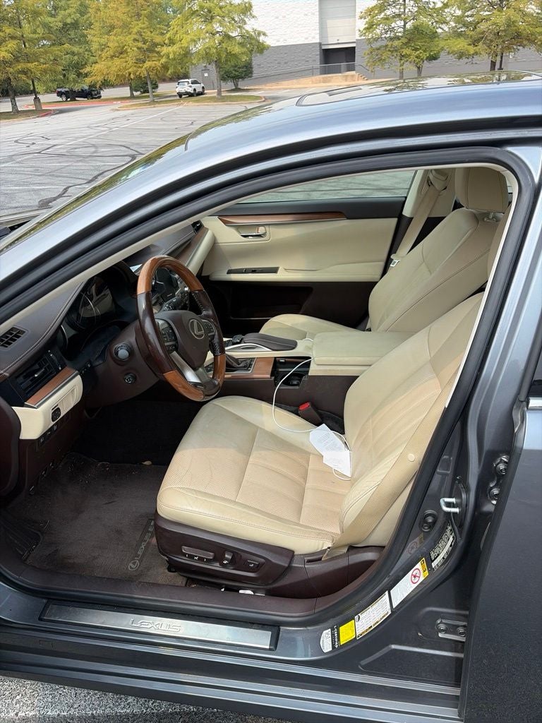 2016 Lexus ES 300h
