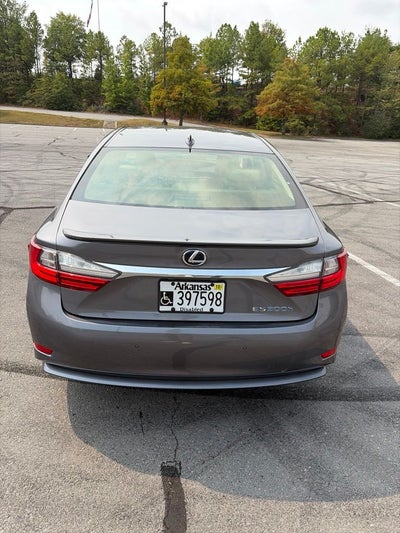 2016 Lexus ES 300h