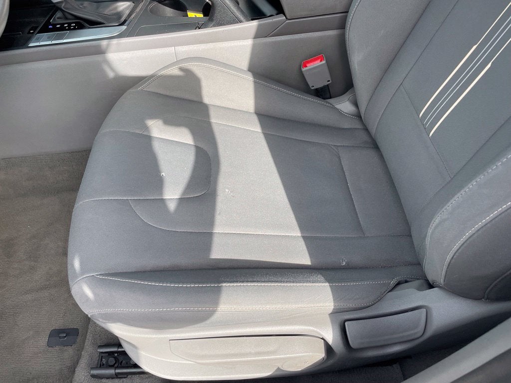 2025 Hyundai Elantra SEL Sport One Owner, Clean CarFax