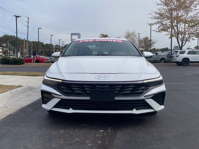 2025 Hyundai Elantra SEL Convenience Sunroof, One Owner