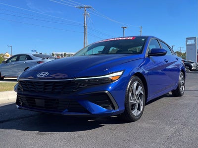 2025 Hyundai Elantra SEL Convenience Moonroof, One Owner