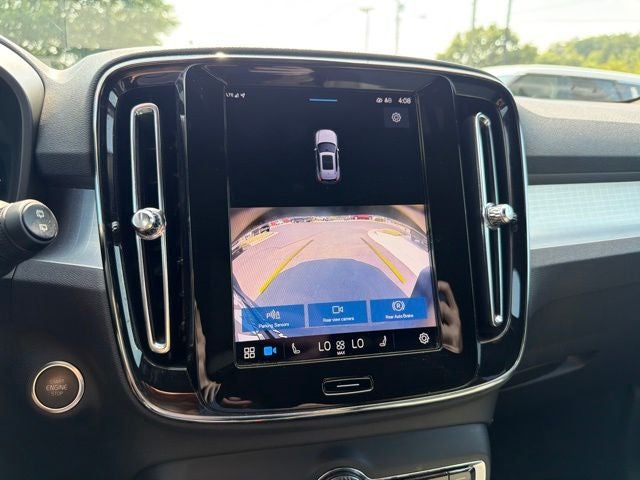 2024 Volvo XC40 B5 Core