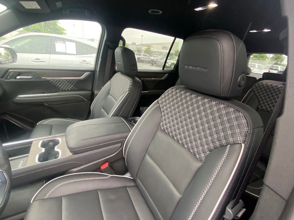 2025 GMC Acadia Denali