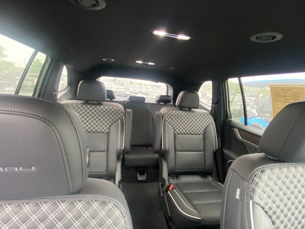 2025 GMC Acadia Denali