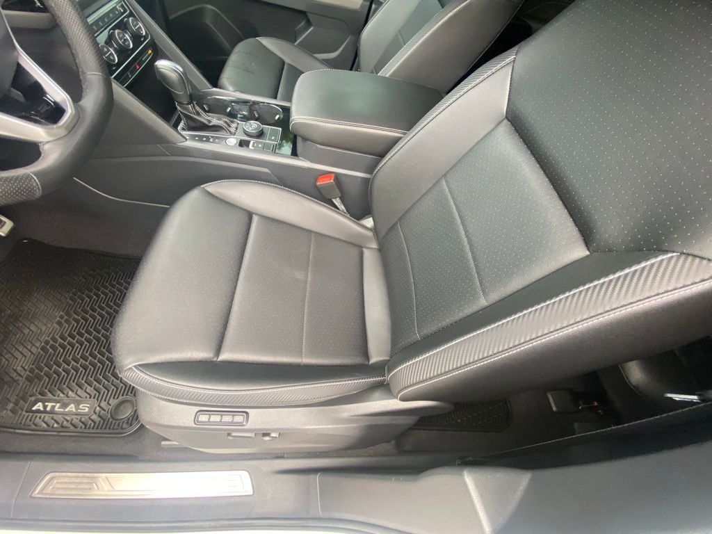 2023 Volkswagen Atlas Cross Sport 3.6L V6 SEL R-Line