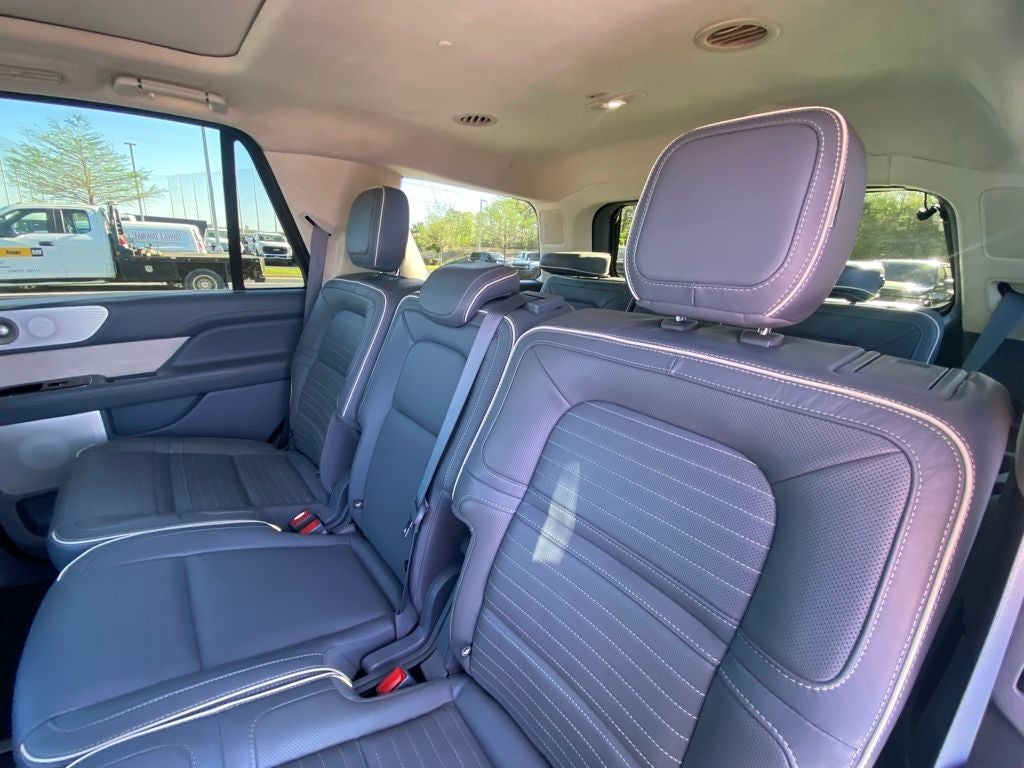 2022 Lincoln Navigator Black Label
