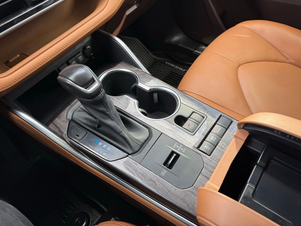 2021 Toyota Highlander Hybrid Platinum