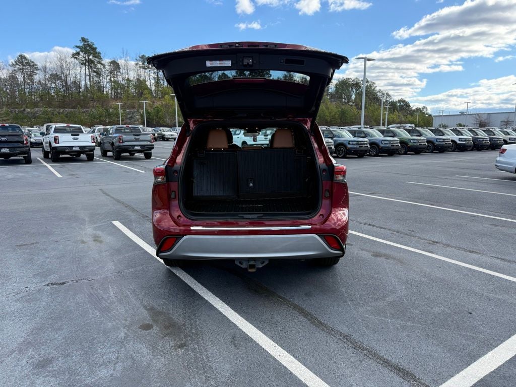 2021 Toyota Highlander Hybrid Platinum