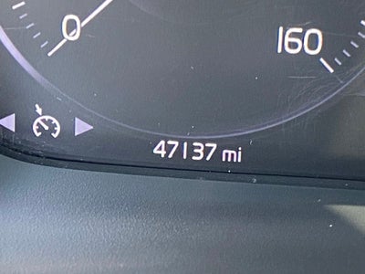 2021 Volvo XC40 Momentum