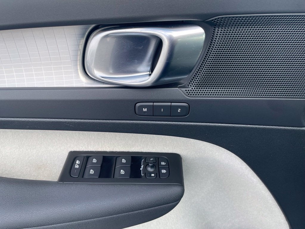 2021 Volvo XC40 Momentum