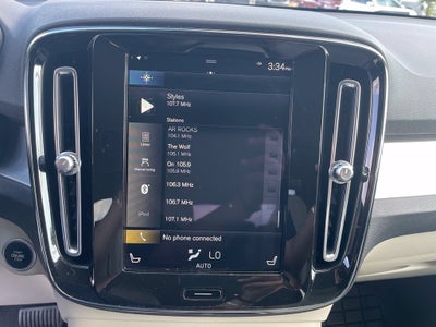 2021 Volvo XC40 Momentum