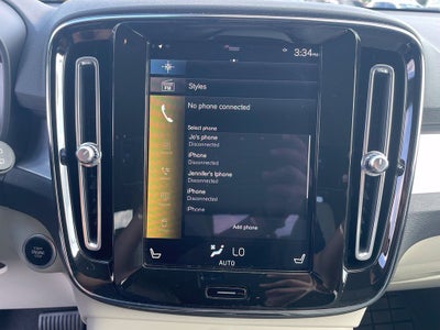 2021 Volvo XC40 Momentum