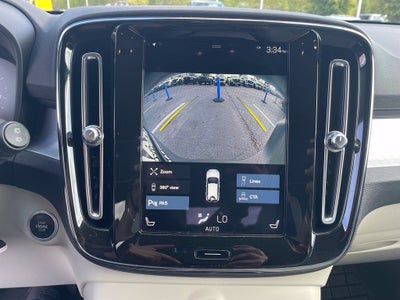 2021 Volvo XC40 Momentum