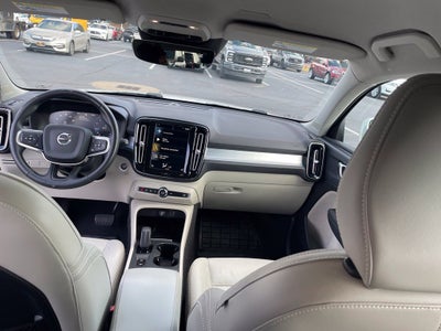 2021 Volvo XC40 Momentum