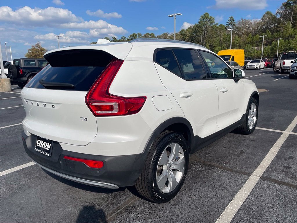 2021 Volvo XC40 Momentum