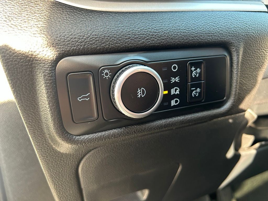 2023 Ford Explorer XLT - PANO SUNROOF