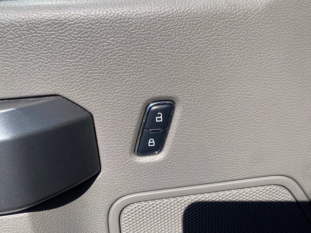 2018 Ford F-150 XLT - 4WD - 301A PKG - 5.0L V8