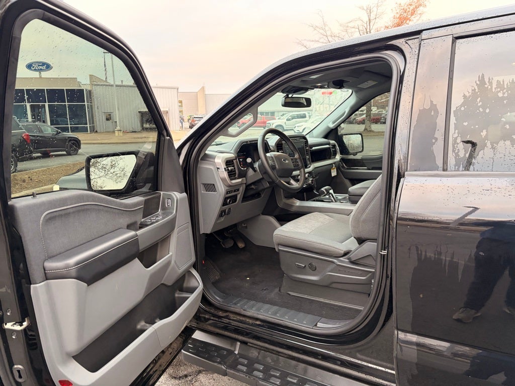 2023 Ford F-150 Lightning XLT