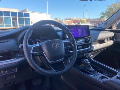 2024 Toyota Grand Highlander Platinum - AWD - CARFAX ONE OWNER - LOW MILES!