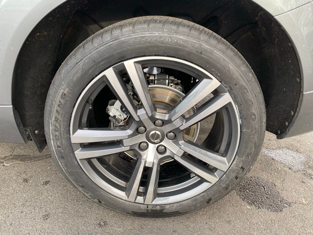 2021 Volvo XC60 T5 Momentum