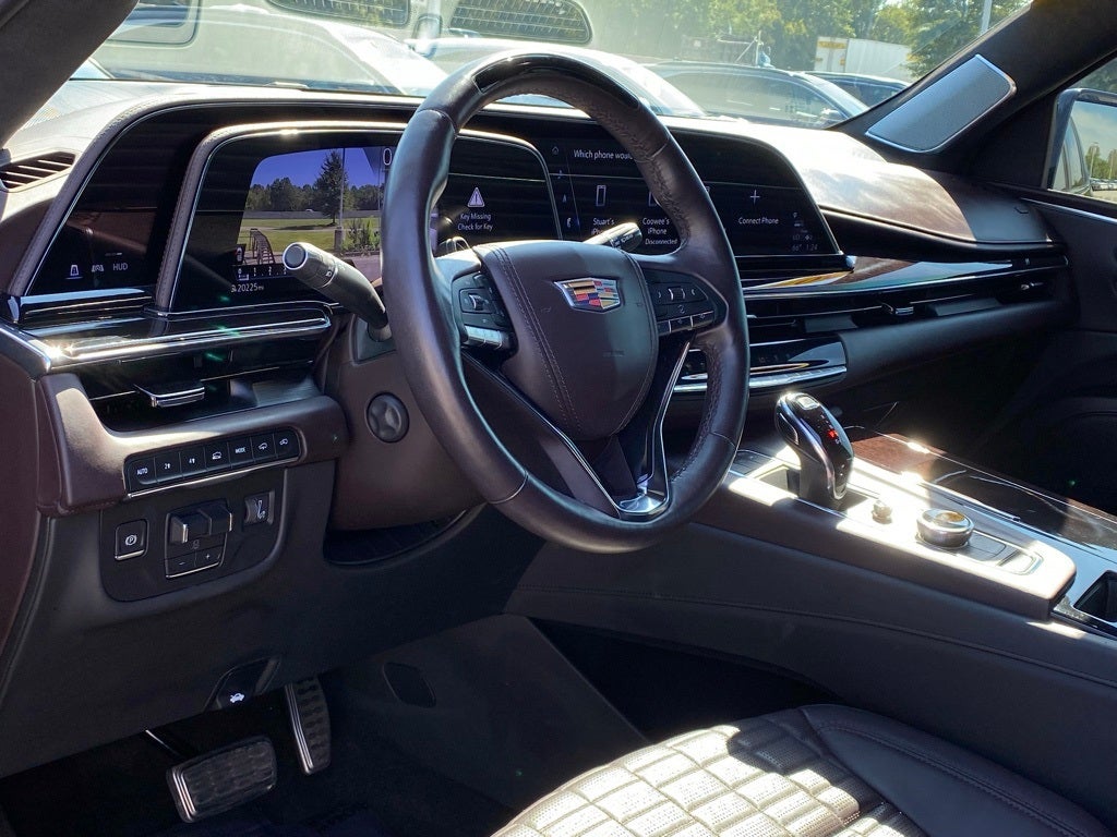 2024 Cadillac Escalade Sport Platinum CONSOLE REFRIGERATOR W/ FREEZER