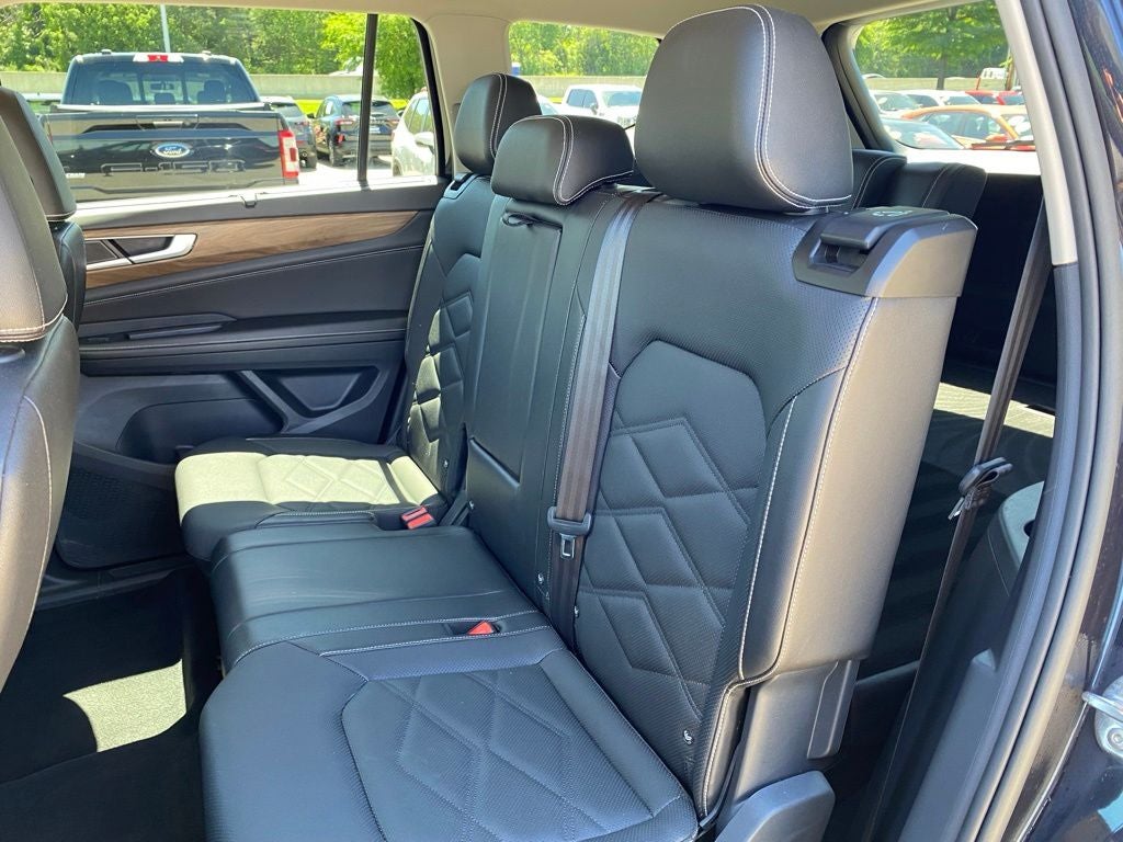 2025 Volkswagen Atlas 2.0T SE w/Technology