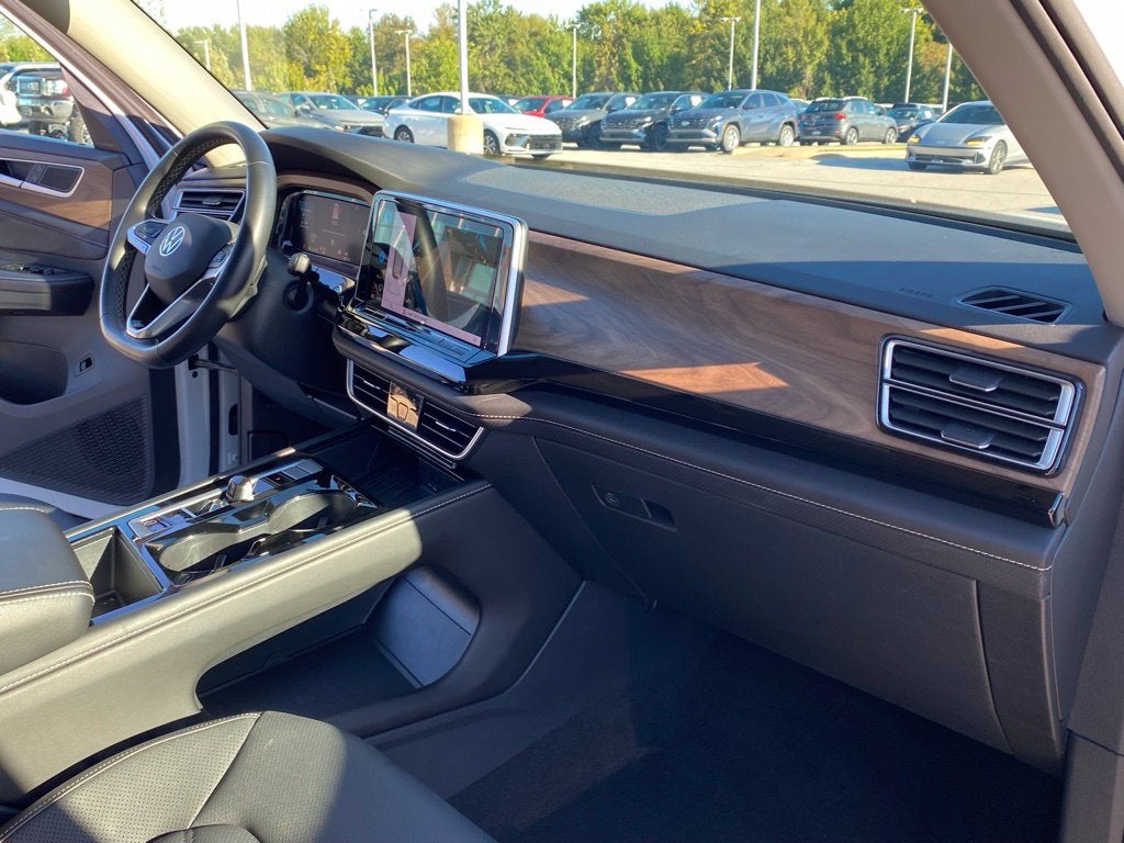2025 Volkswagen Atlas 2.0T SE w/Technology