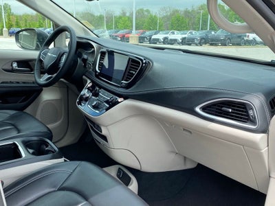 2023 Chrysler Pacifica Hybrid Touring L