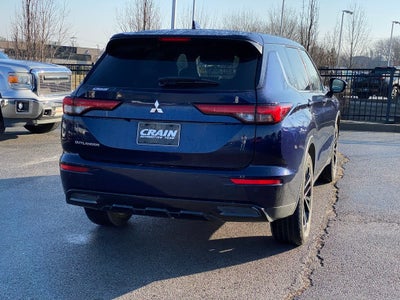 2022 Mitsubishi Outlander SE