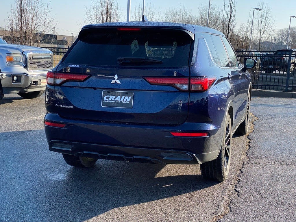 2022 Mitsubishi Outlander SE