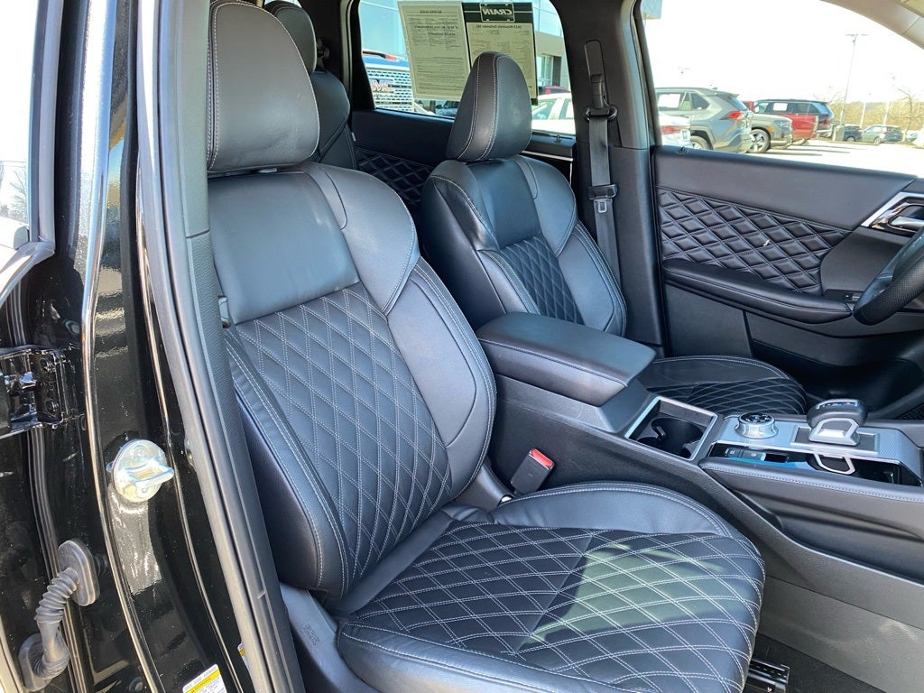 2023 Mitsubishi Outlander SEL