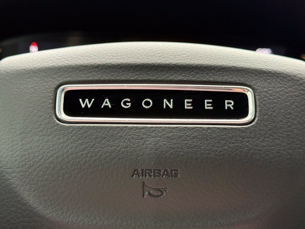 2022 Jeep Wagoneer Series III - 4WD / PANORAMIC SUNROOF / CLEAN CARFAX