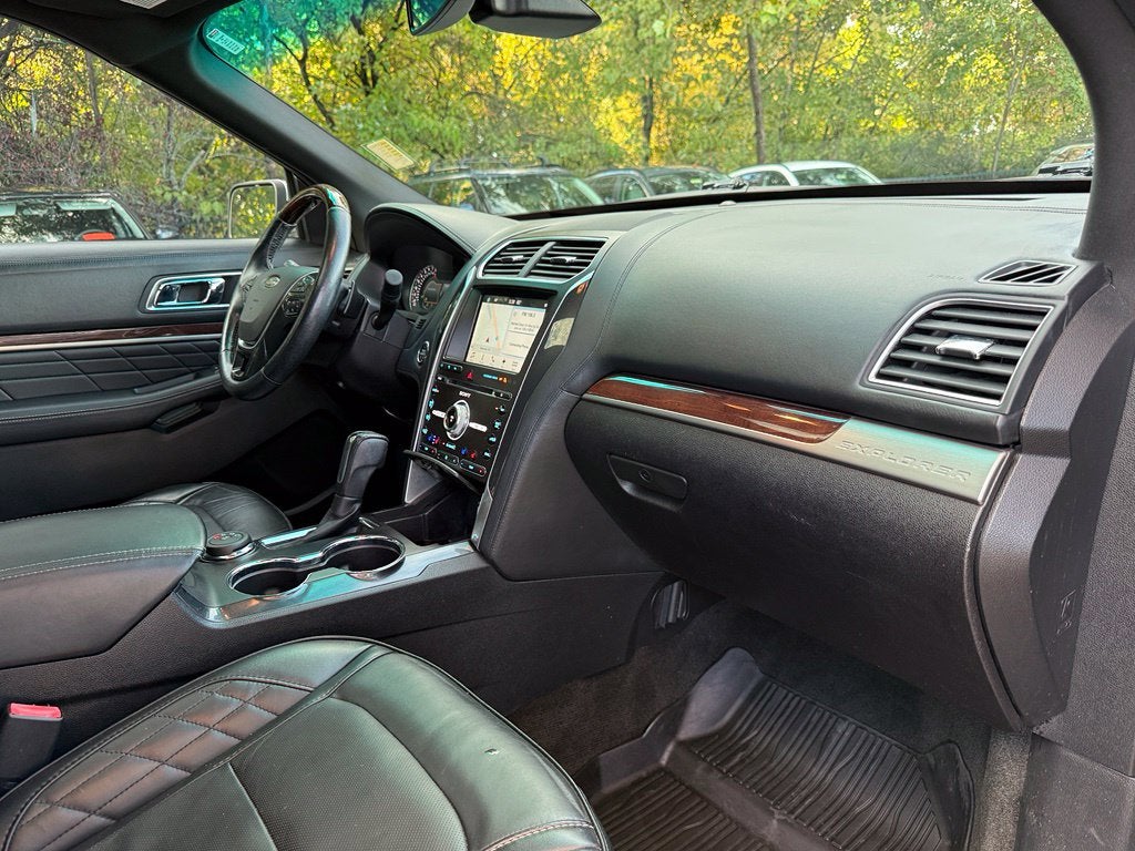2017 Ford Explorer Platinum - 4WD