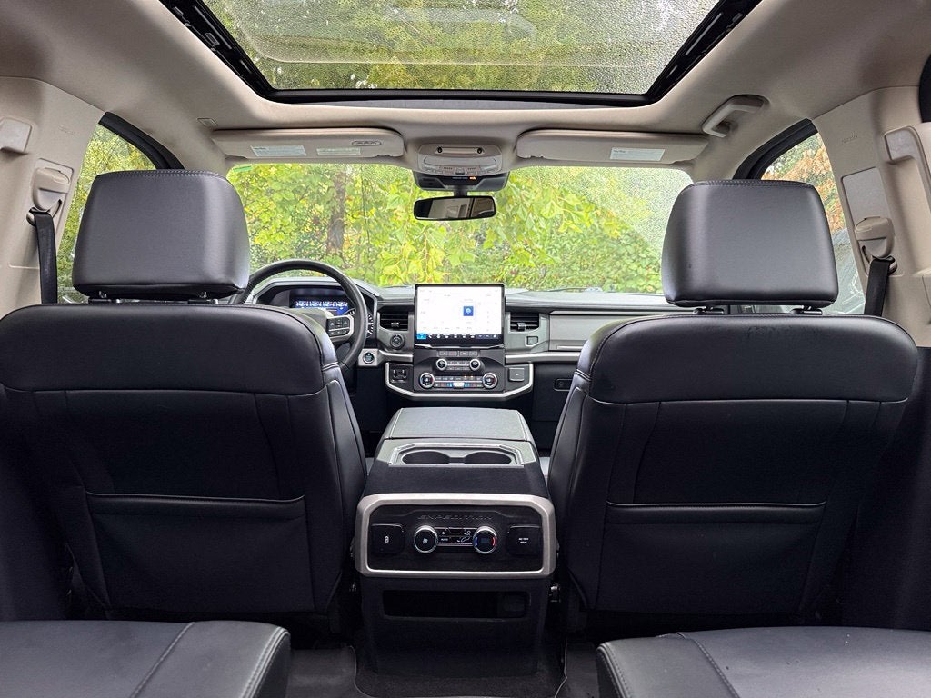 2024 Ford Expedition Max XLT - 4WD / PANORAMIC SUNROOF / ONE OWNER