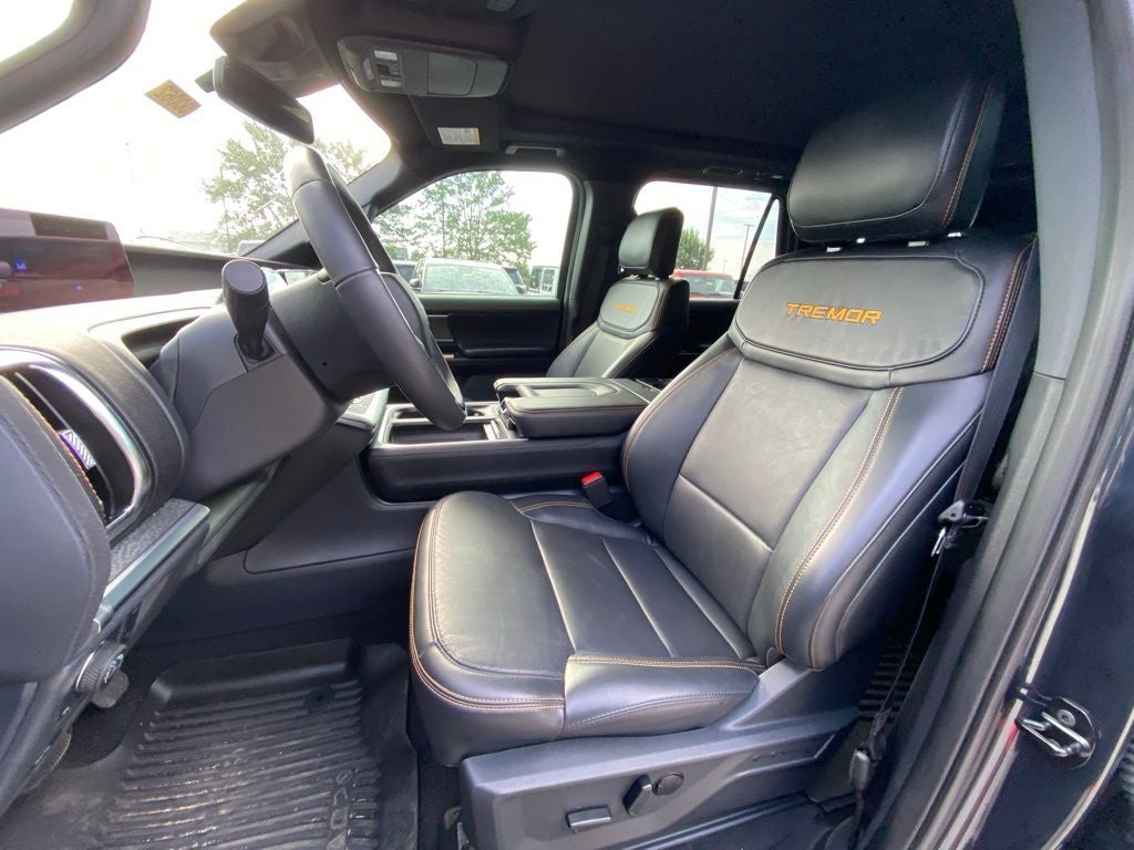 2025 Ford Expedition Tremor ONE OWNER CLEAN CARFAX