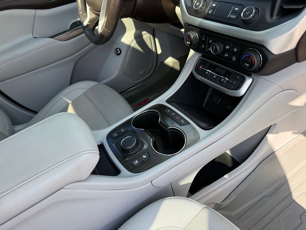 2021 GMC Acadia SLT