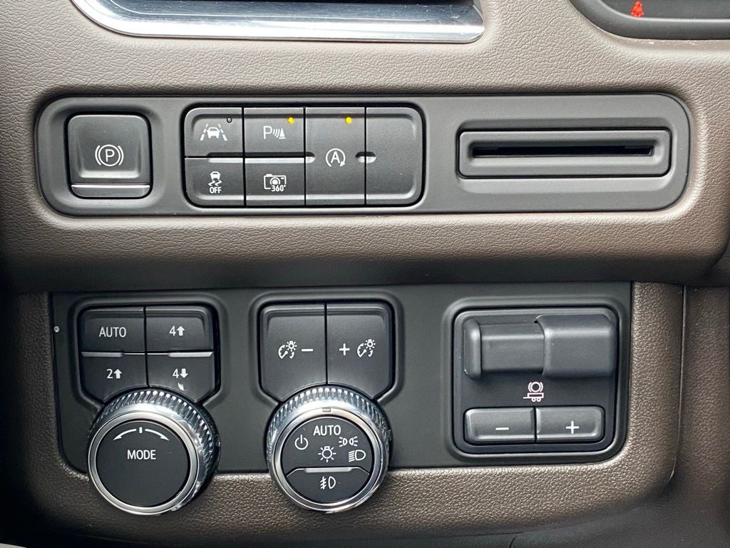 2023 GMC Yukon SLT