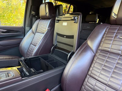 2023 Cadillac Escalade Premium Luxury Platinum - AWD / PANO SUNROOF / CLEAN CARFAX