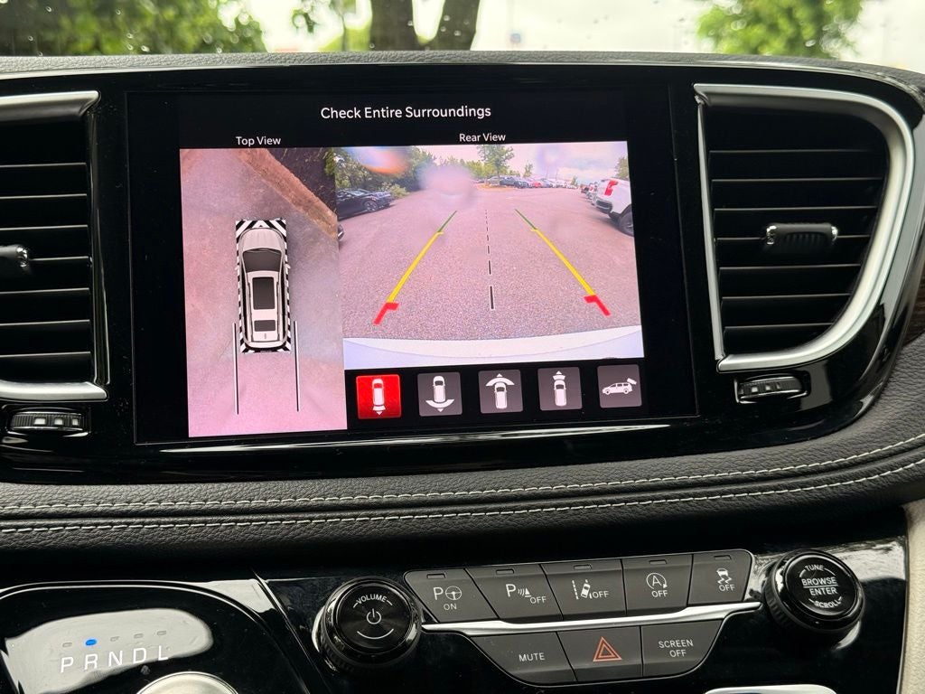 2022 Chrysler Pacifica Limited SOCCER MOM EDITION
