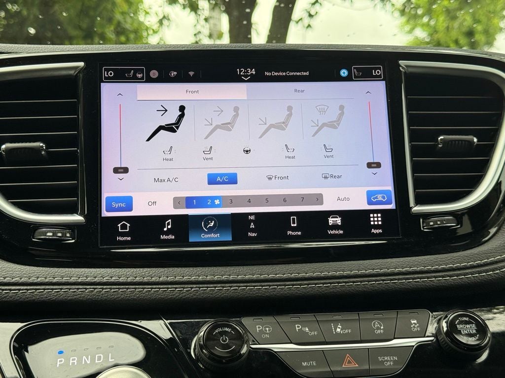 2022 Chrysler Pacifica Limited SOCCER MOM EDITION
