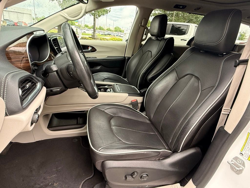 2022 Chrysler Pacifica Limited SOCCER MOM EDITION