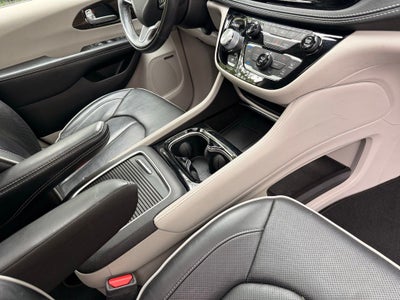 2022 Chrysler Pacifica Limited SOCCER MOM EDITION