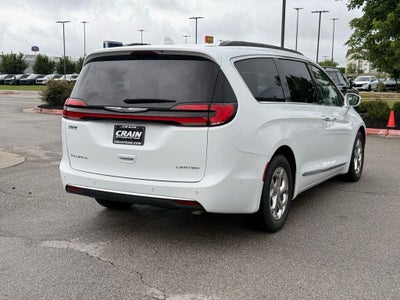 2022 Chrysler Pacifica Limited SOCCER MOM EDITION
