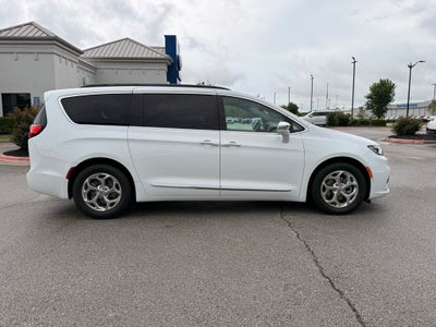 2022 Chrysler Pacifica Limited SOCCER MOM EDITION